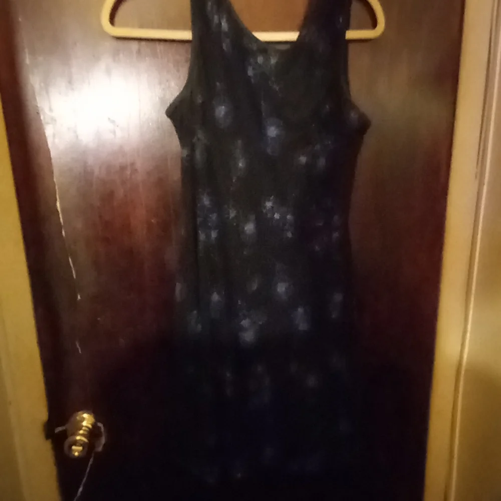 Spring dress - Picture 2 of 4